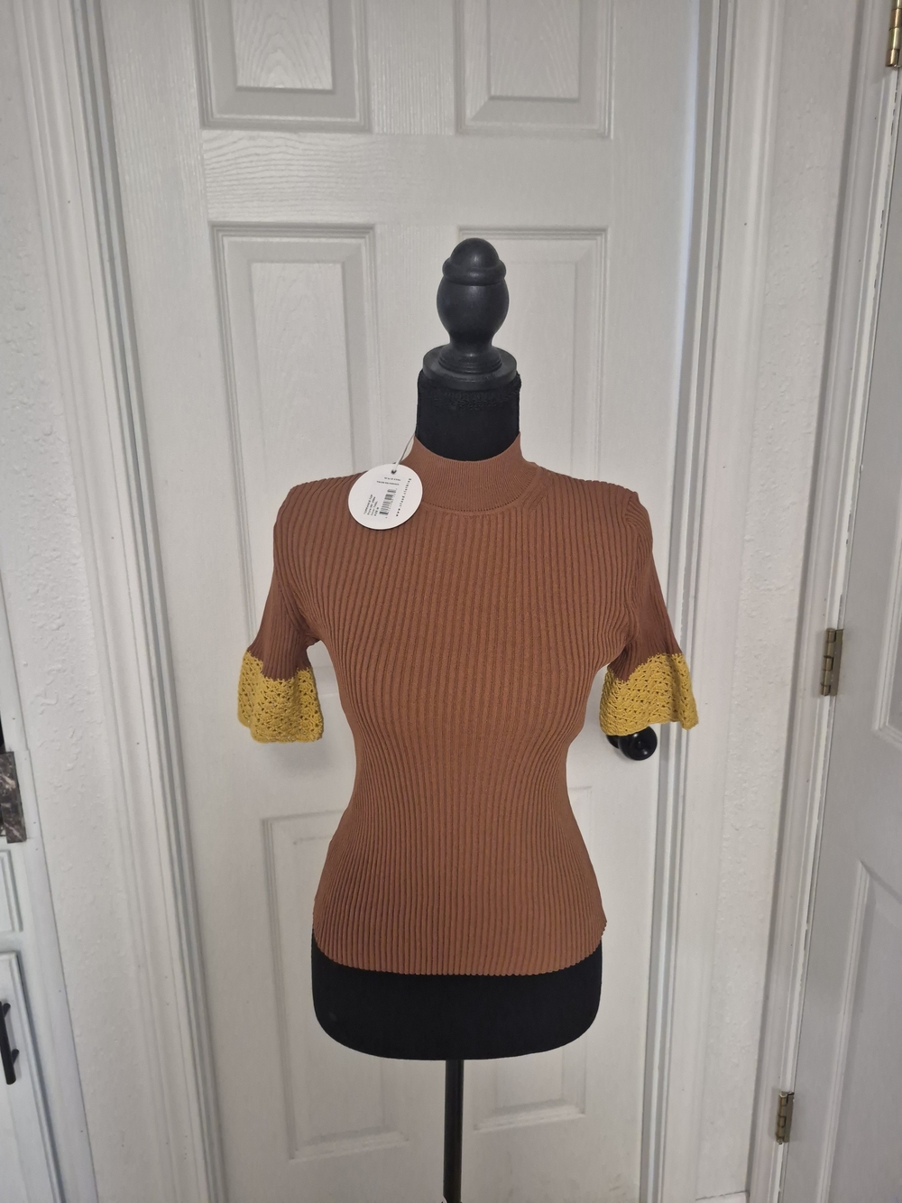 Staud New Ribbed Short Sleeve Knit Top Gold With Mustard Crochet Cuffs Size M